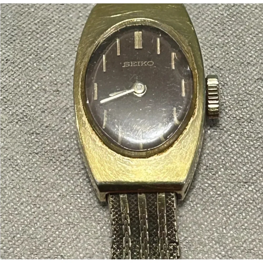 Vintage Seiko Ladies Gold Tone Manual Wind Wrist Watch 241313 Works RARE!‎